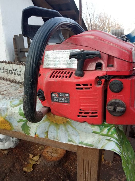 Бензопила в гарному стані