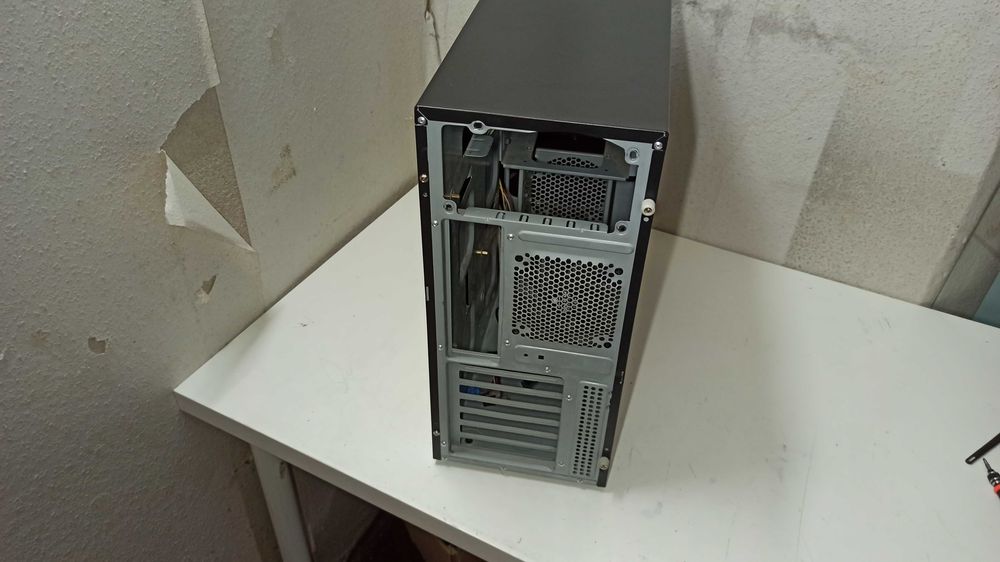 Obudowa Logic B38