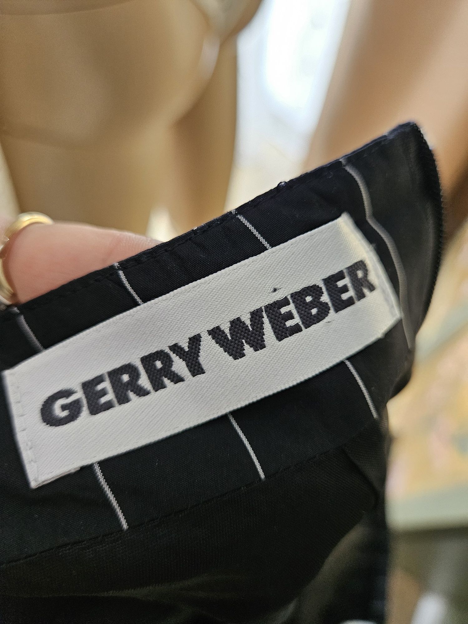 Elegancki Zestaw damski Gerry Weber – klasyczna marynarka + spódnica m