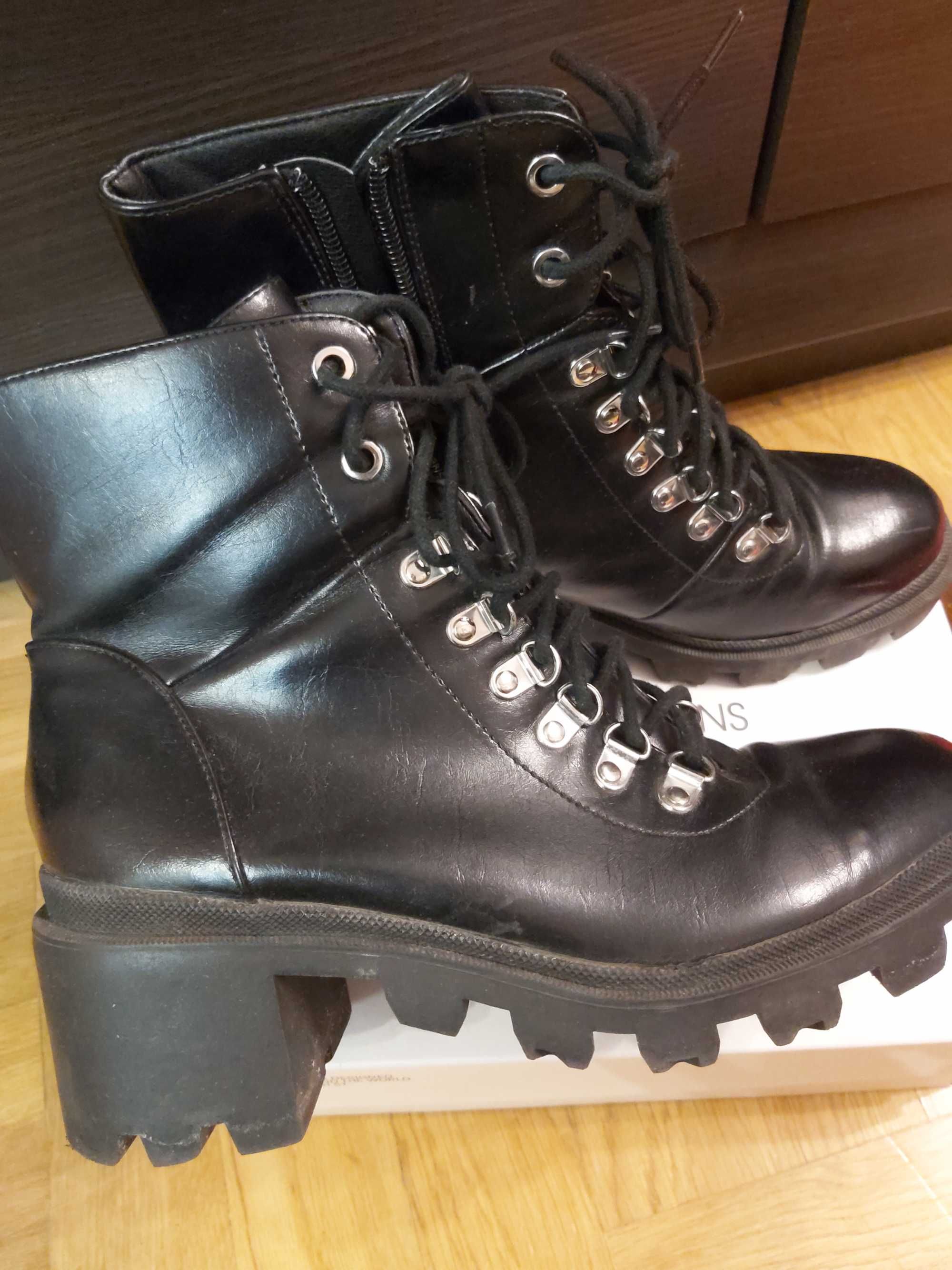 Botki, workery, trapery