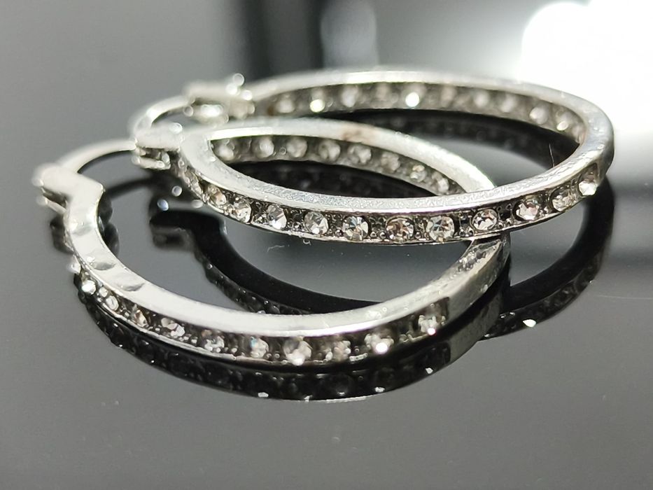 Brincos Oval com Brilhantes em Prata