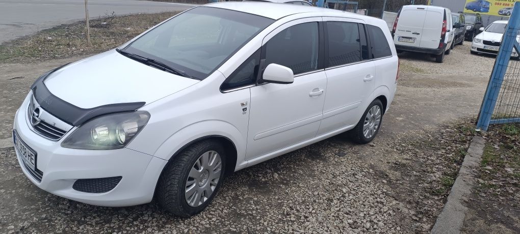 Продам opel zafira 2010 рік 1.7 дизель.