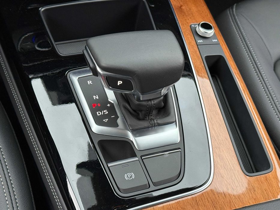 Audi Q5 2024   45 TFSI MHEV S-tronic