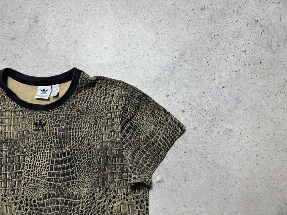 Женская Футболка Adidas Originals Оригинал Идеал  S-M