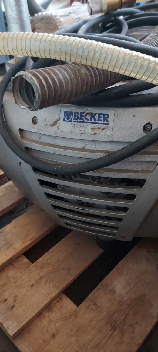 Becker VTLF 2.250 pompa próżniowa