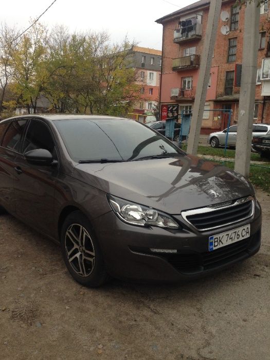 Peugeot 308 sw .