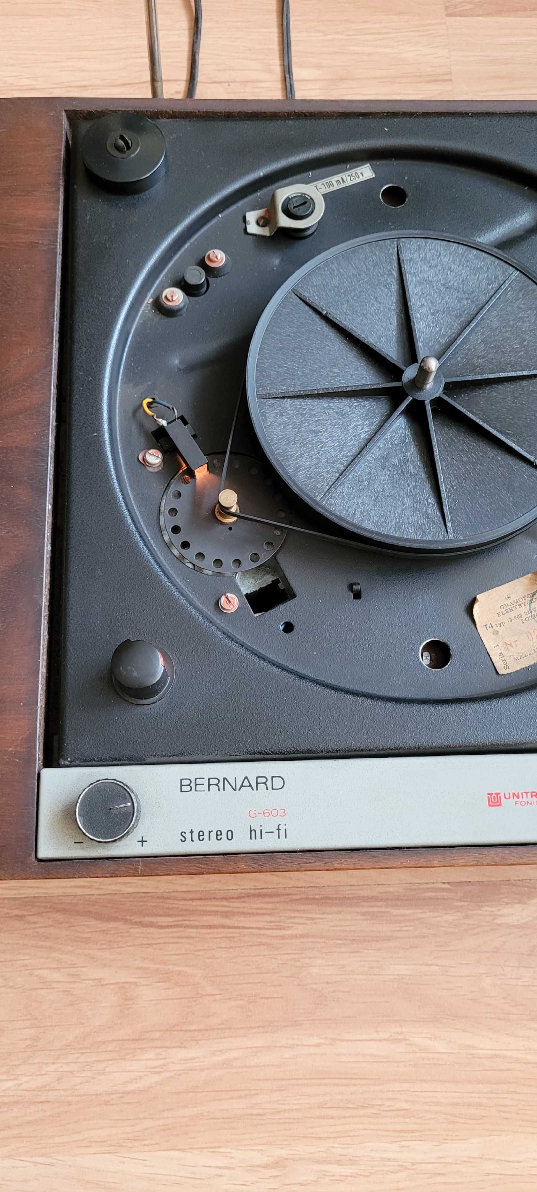 Gramofon "Bernard".