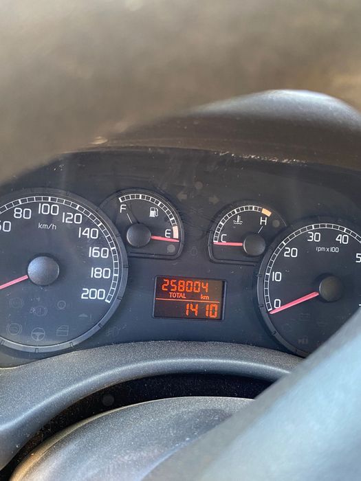 Vende-se fiat punto avariado