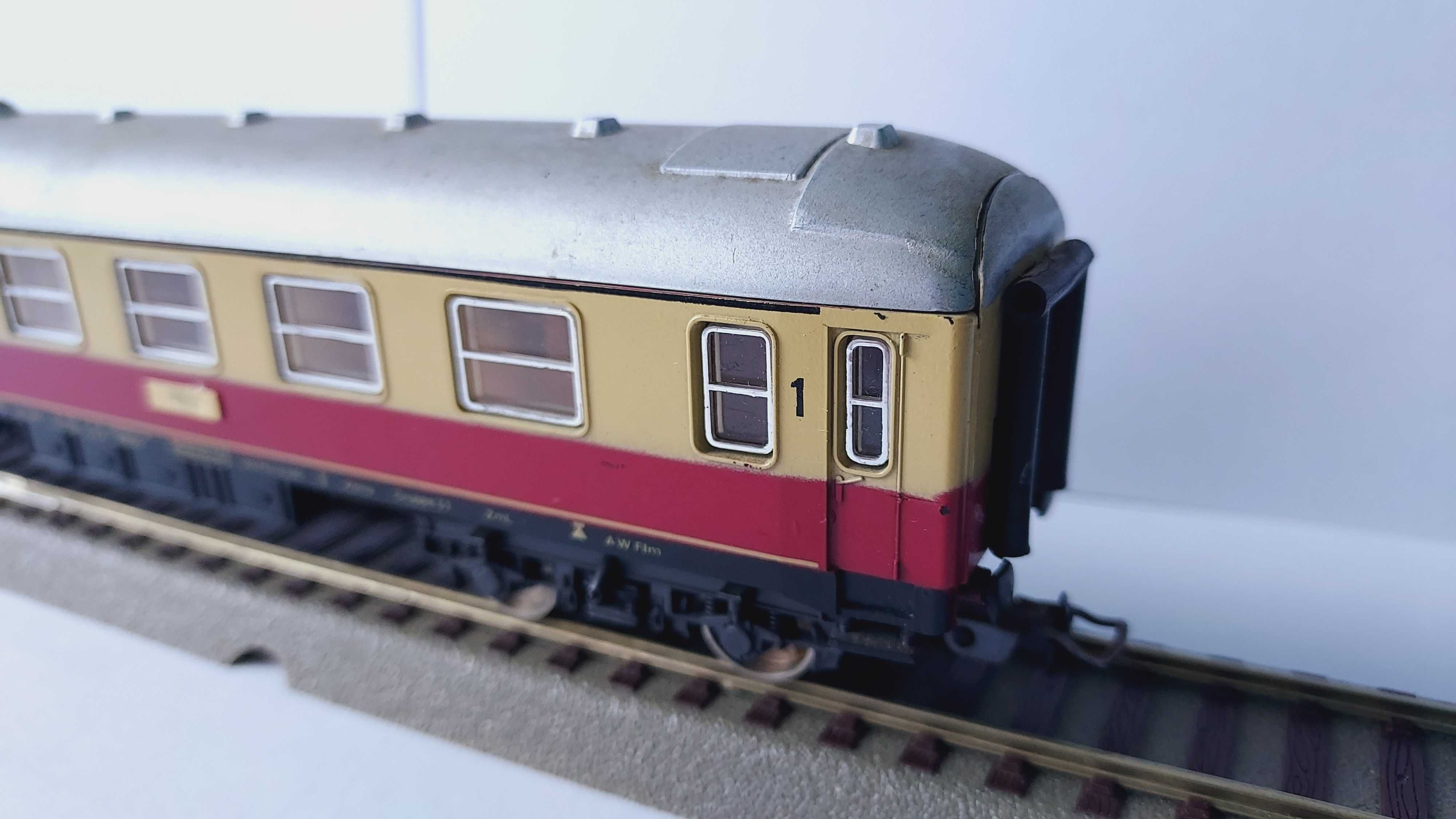 wagon osobowy  H0, 1:87 firma LIMA