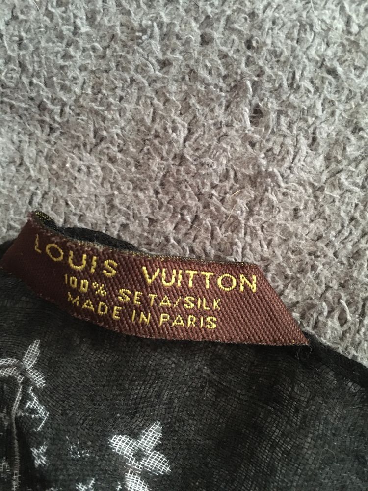 Шовковий шарф від Louis Vuitton