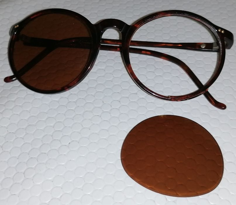 Oculos Ray Ban, modelo Erica, com aro partido