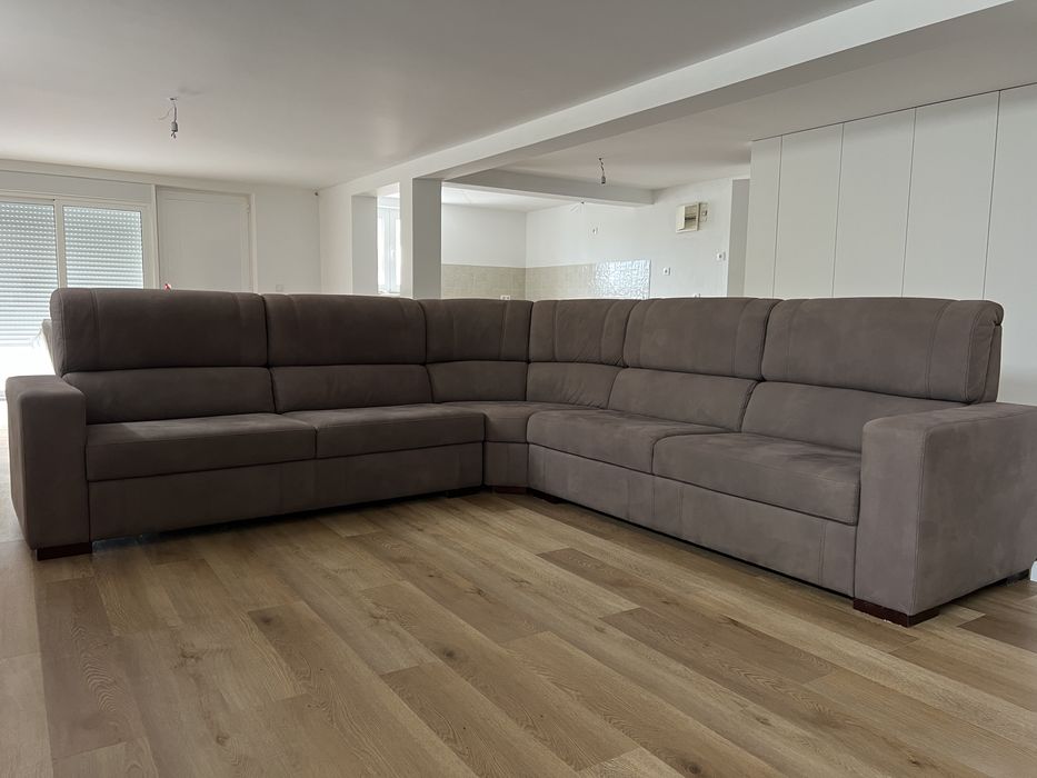 Sofá de canto cinzento