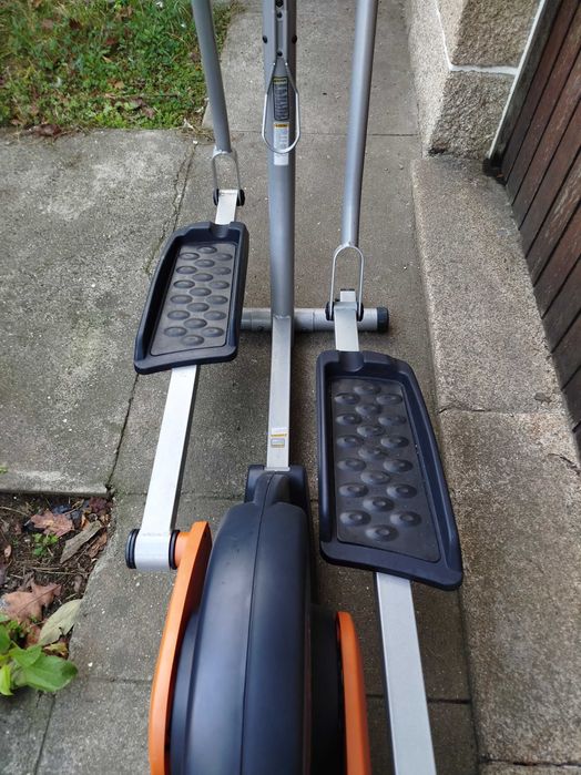 Bicicleta Elíptica Pro-form 690HR - Treino Completo e Dobrável!