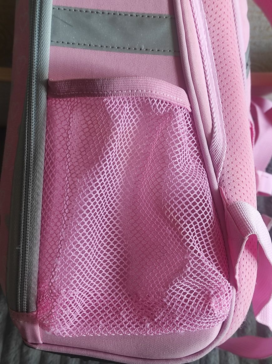 Продам рюкзак школьный Kite для девочки и рюкзак свинка Пеппа.