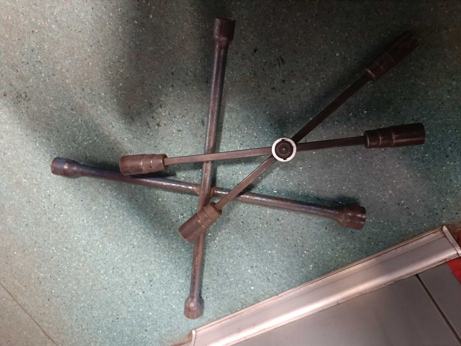 Klucz krzyżak 22/24/26/27  i  19/23/25/27