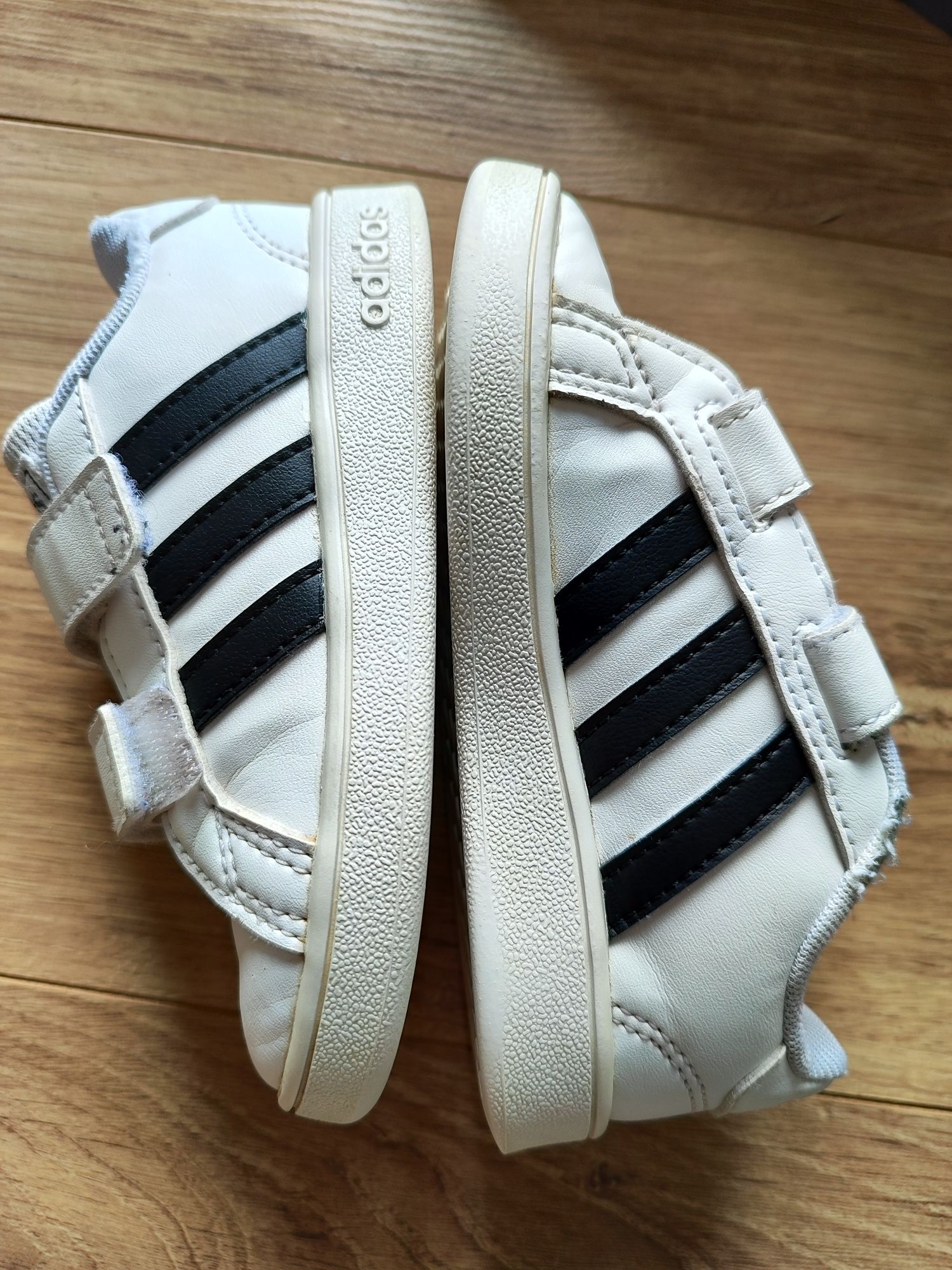 Buty dla dziewczynki rozmiar 24 Adidas