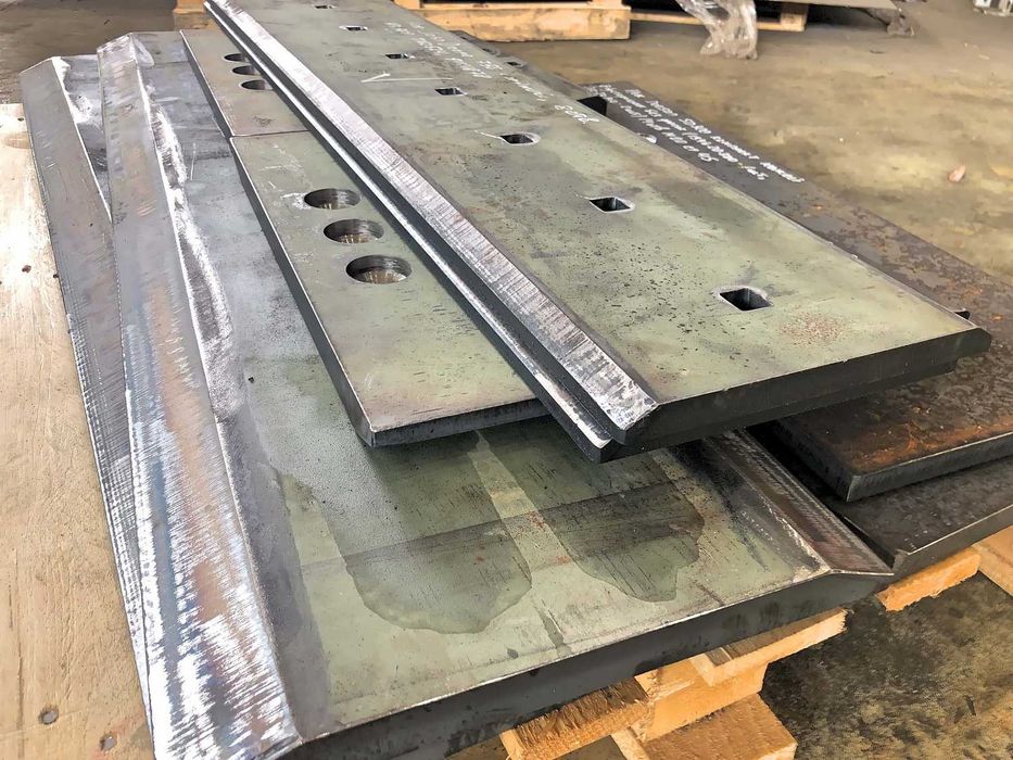 Ніж ковша HARDOX HB500 /09Г2С (Режущая кромка ковша)