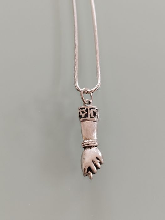 Lindo collar em prata