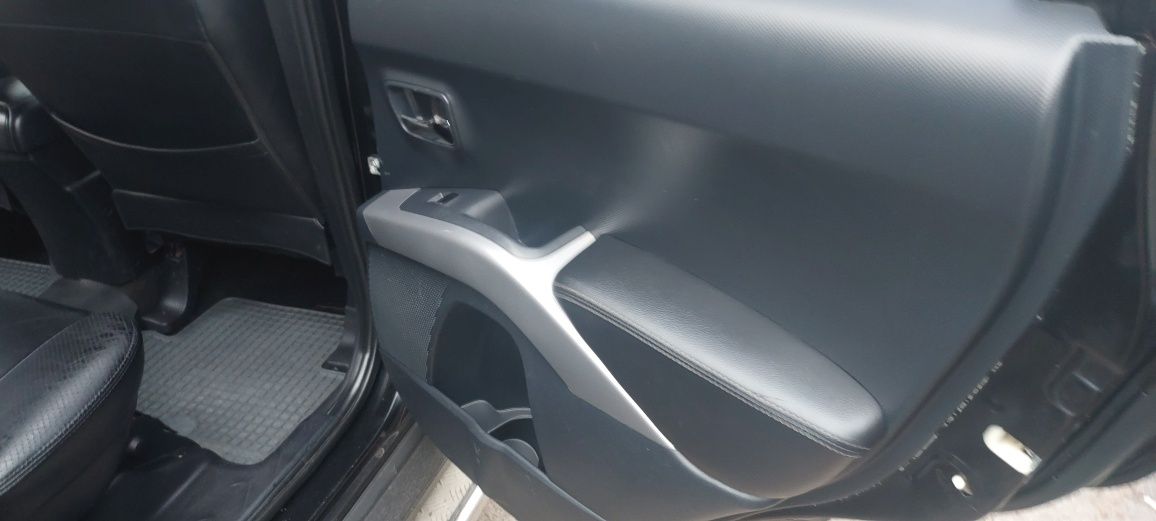 Продам   Outlander XL, 2009 год