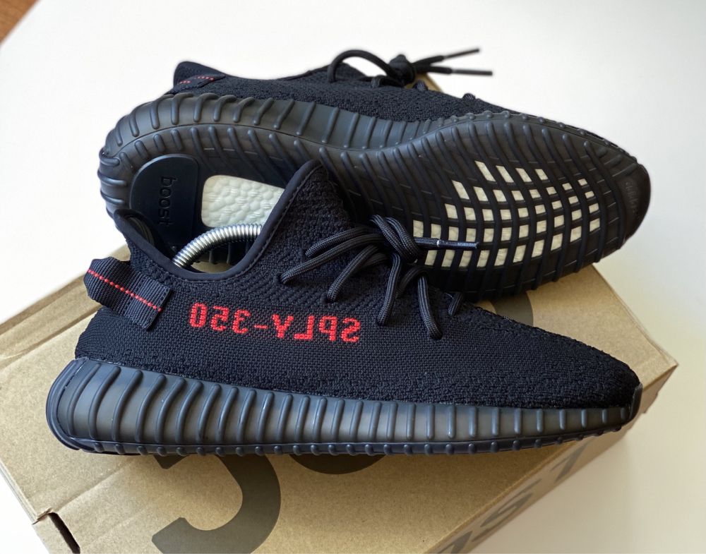 Yeezy 350 us9,5 Black Red original оригинал лето adidas 700 500 43