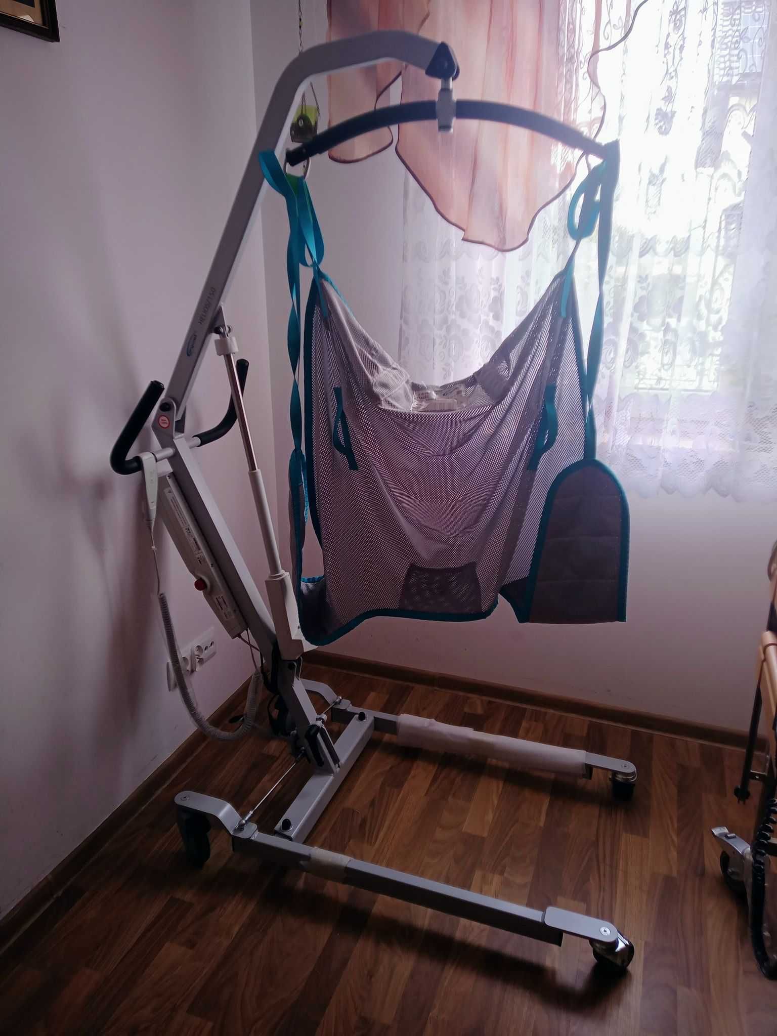 Podnośnik przenośny dla chorych Helios 150 Ergolet z podwieszką