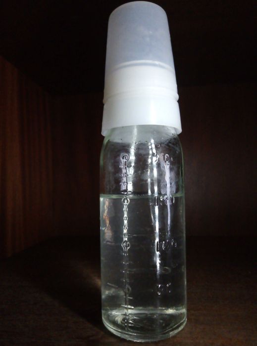 Мензурка, мерная бутылочка