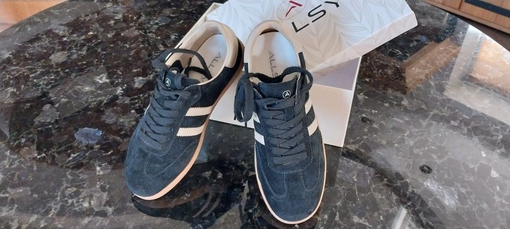 Жіночі стильні мокасини