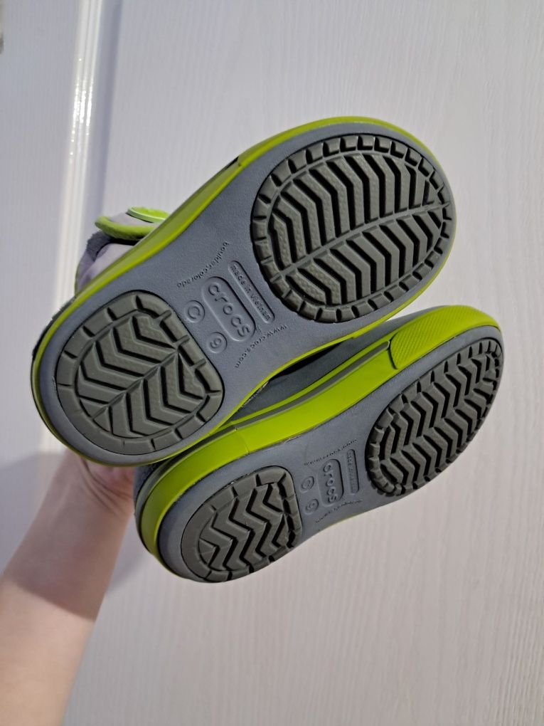 дитячі зимові чоботи сноубутси crocs lodgepoint  C9 26 16 см