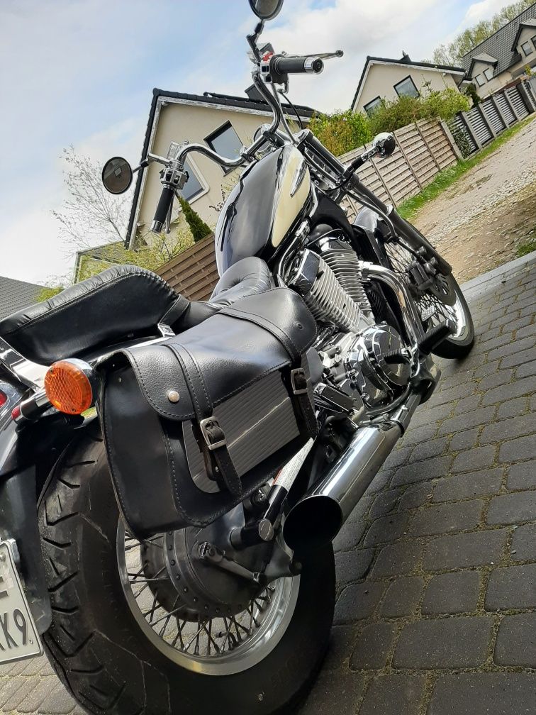 Suzuki Intruder vs800