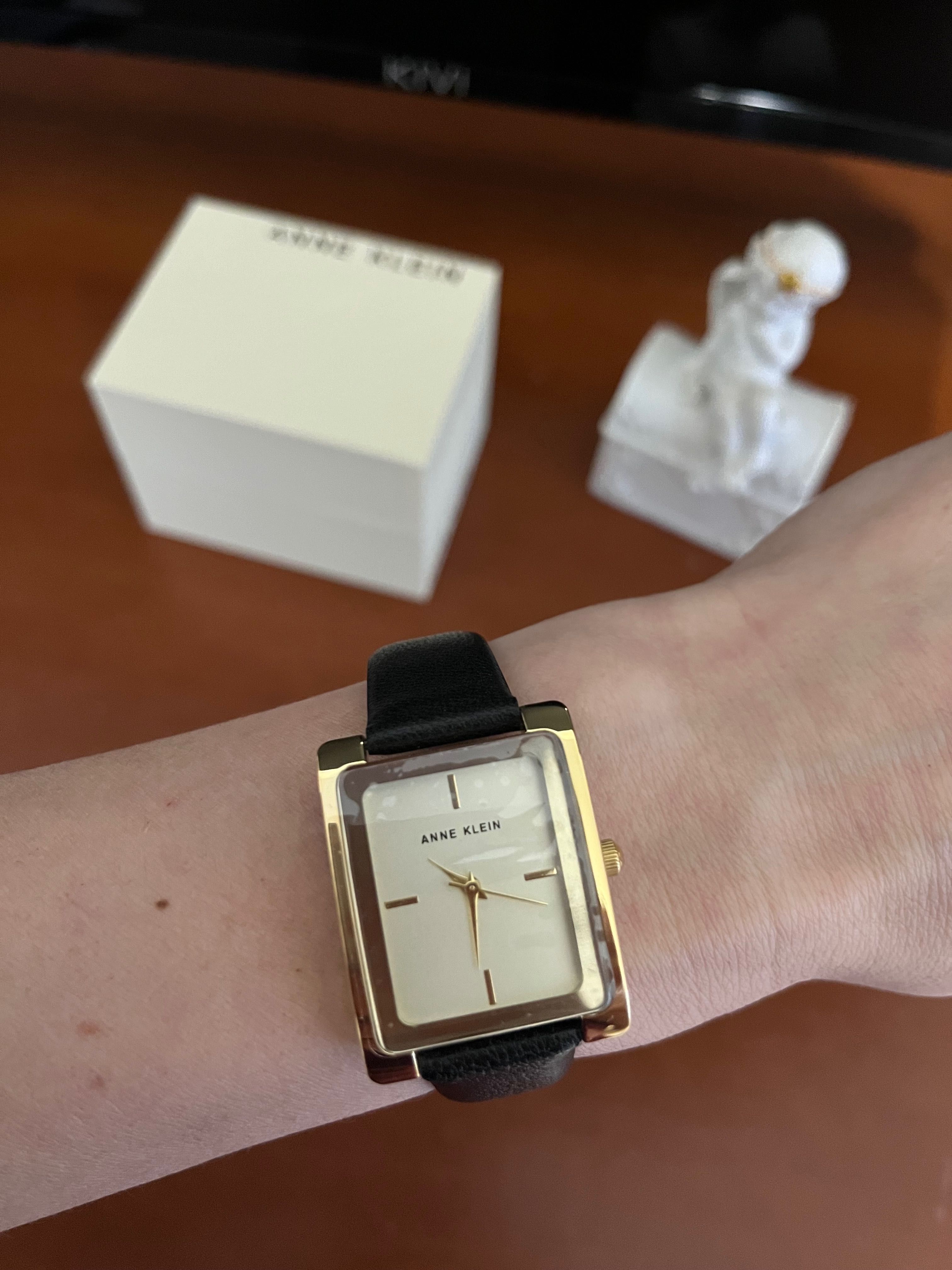 Годинники Anne Klein прямокутний стиль, ремінець шкіра. Оригінал