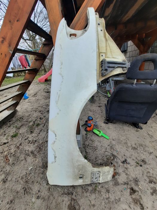 Błotnik Prawy Audi A6 C4