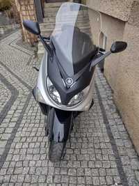 Yamaha tmax 500.