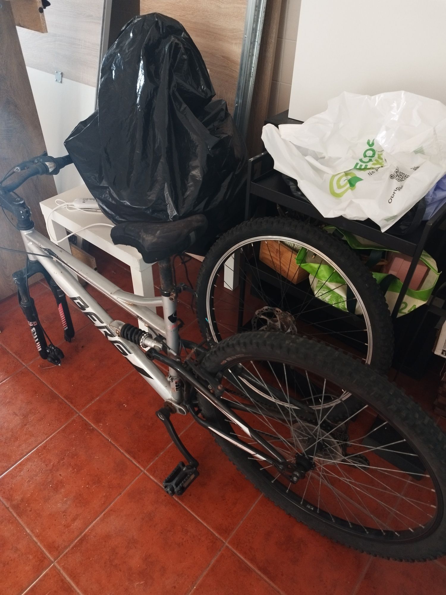 Vendo bicicleta Berg de montanha/BMH