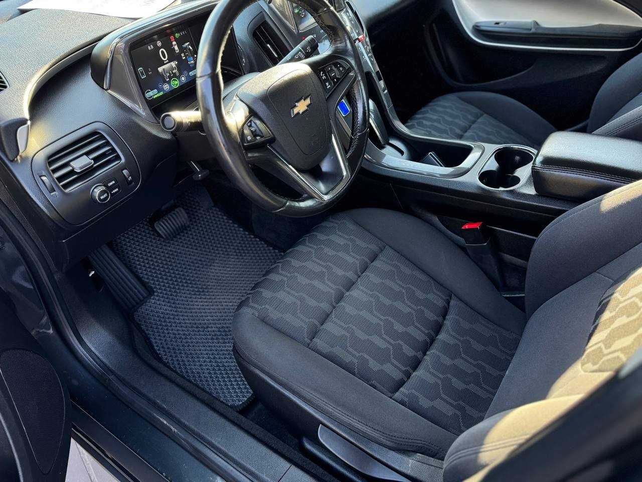 Chevrolet Volt 2014 плагін,гібрид