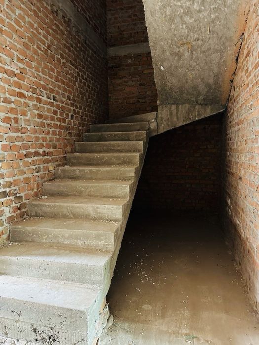 БЕЗ КОМІСІЇ, готовий кутовий таун, можна заходити на ремонт