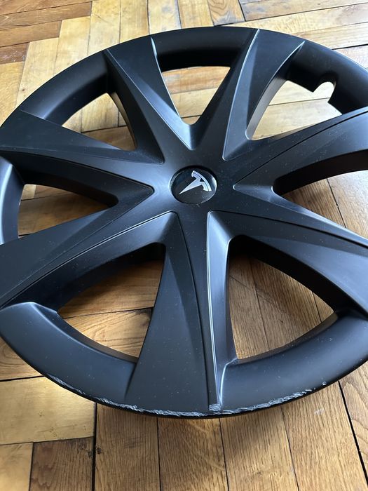 Ковпаки Tesla model Y