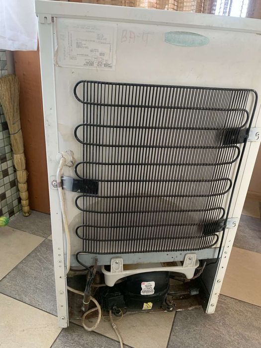 Продам маленький холодильник