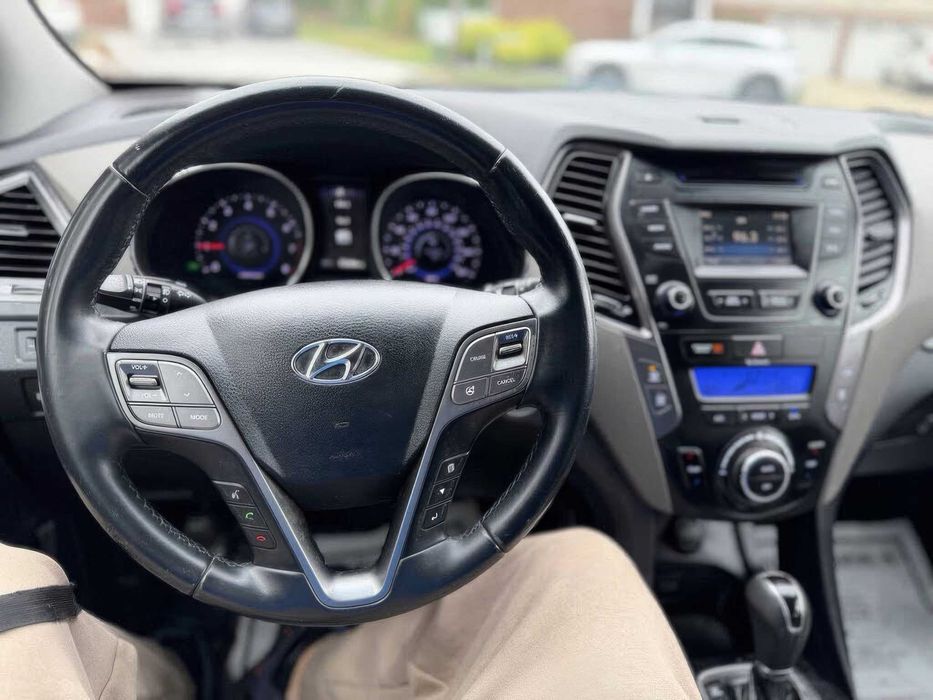 Hyundai Santa Fe Limited      2016