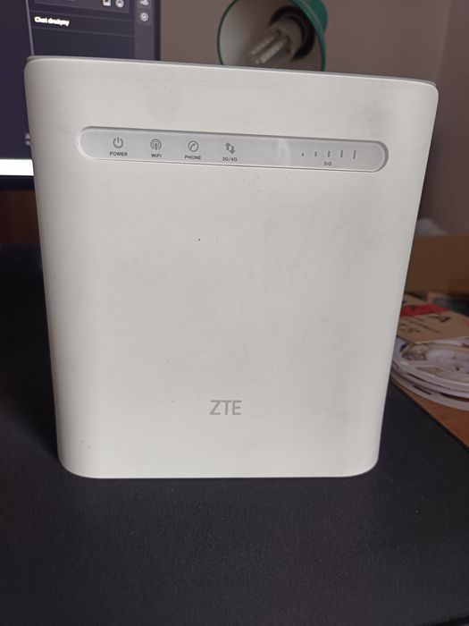 Router ZTE MF286R
