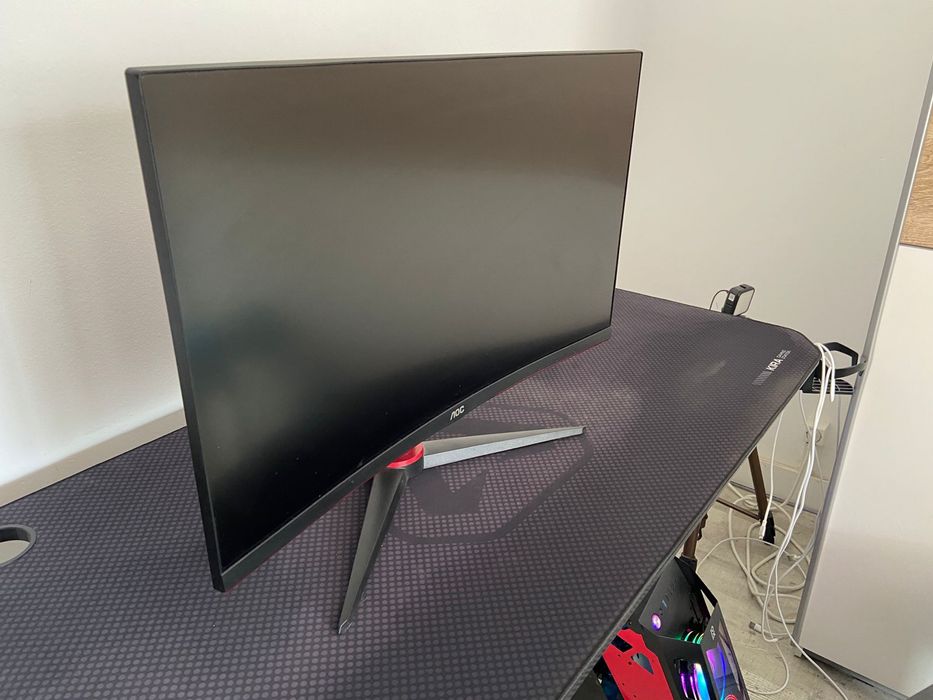 Vendo 2 monitores muito bons