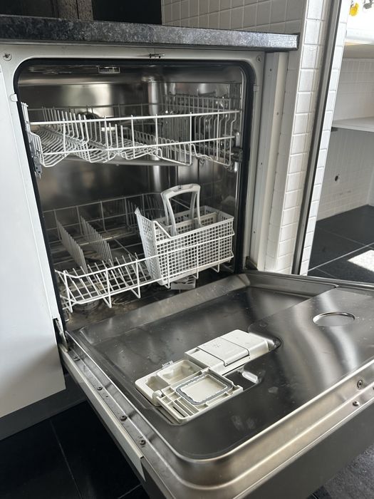 Maquina lavar loiça AEG inox