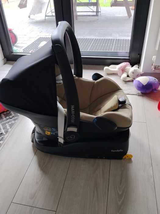 Nosidełko maxi Cosi z bazą ISOFIX