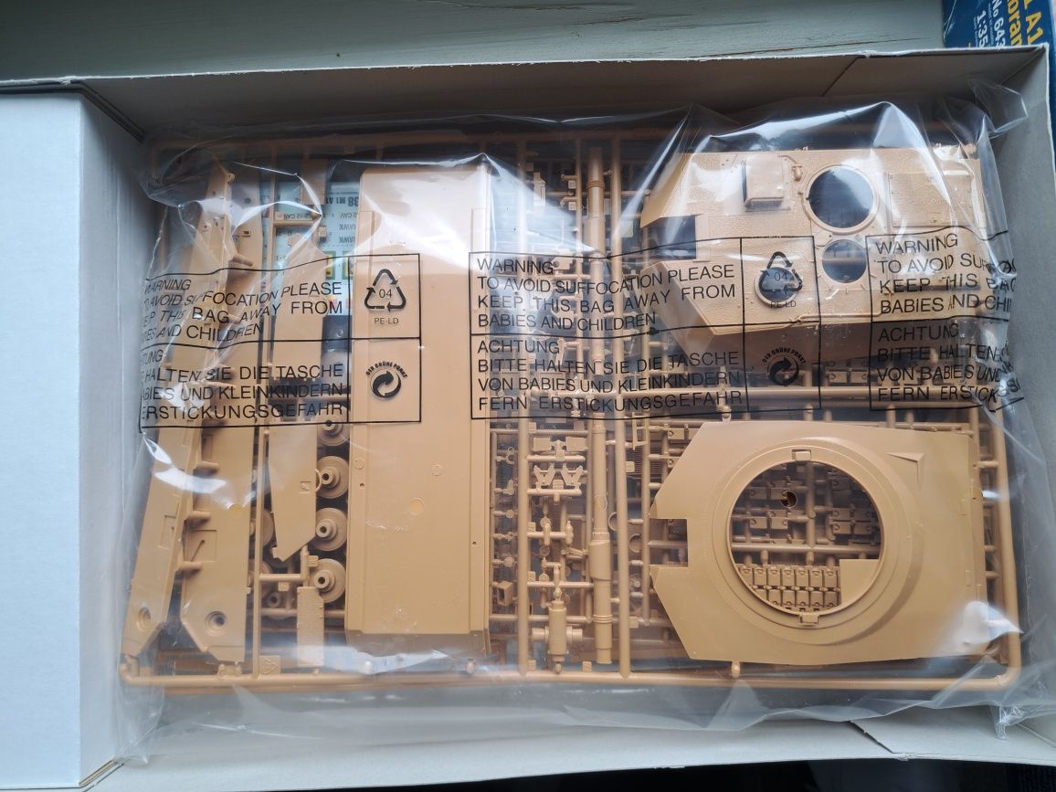 M1 A1 Abrams 1:35 ITALERI No 6438 model tank