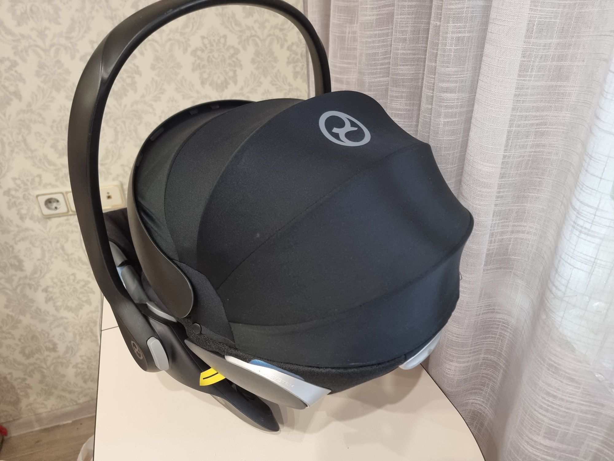 Автокрісло люлька Cybex Cloud i-size