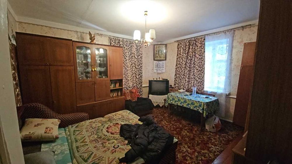 Капітальний цегляний будинок поруч з центром м. Баришівка Є ВІДЕООГЛЯД