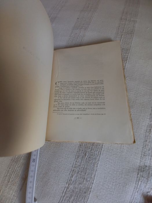 Livro antigo sobre o Visconde de Santarém