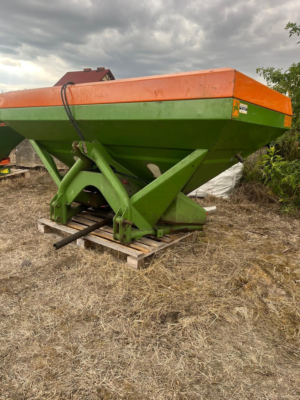 Rozsiewacz nawozu Amazone zaf 804 / zam za-u 1801 Rozsiewacz strumyk