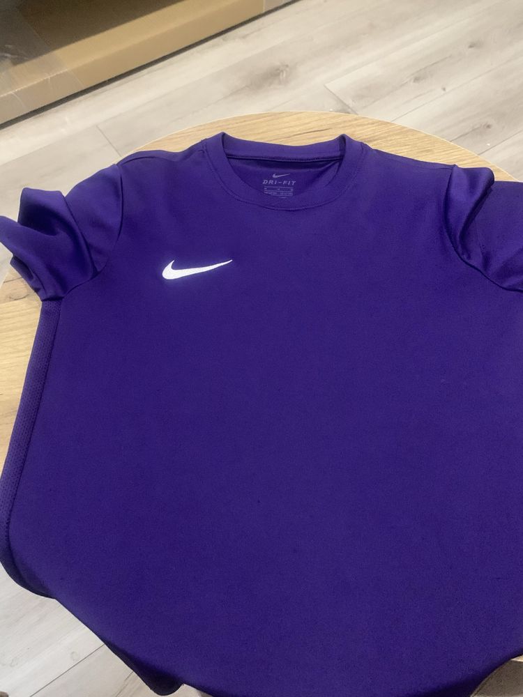 Koszulka nike 137-147