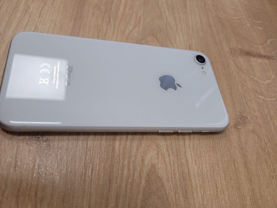 iPhone 8 biały 64 GB