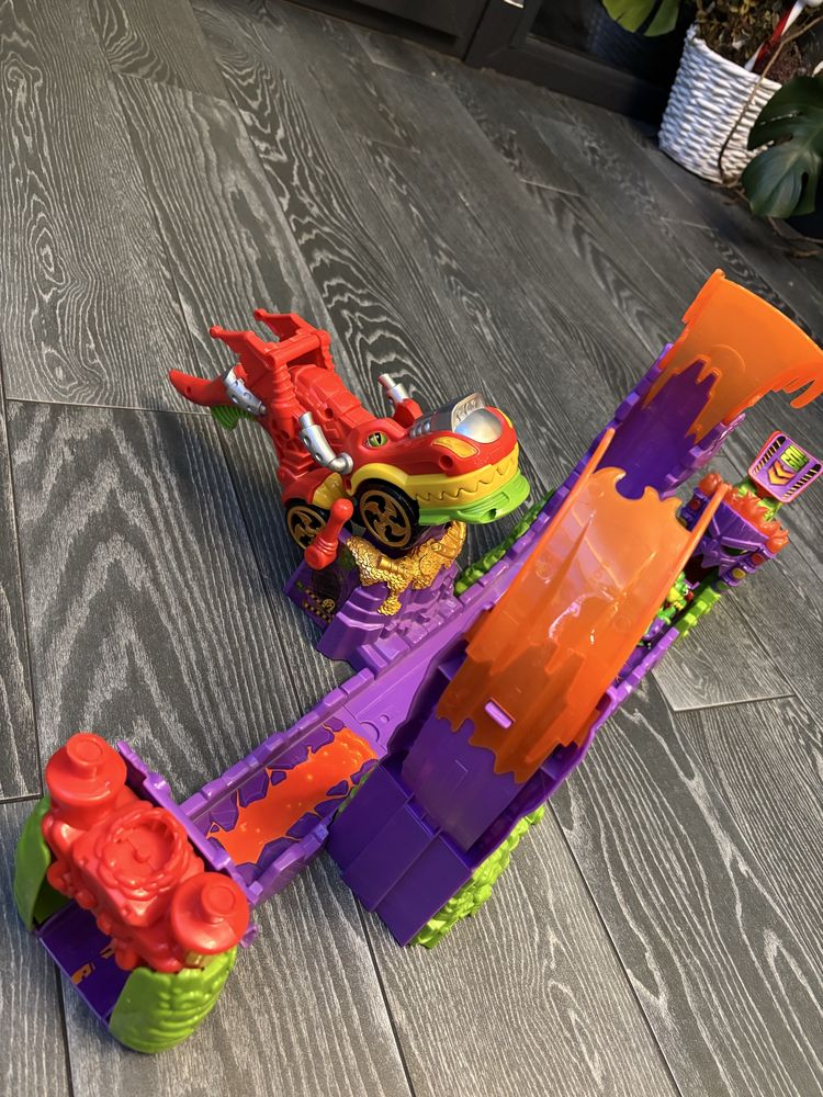T-Racers Dragon Loop wyrzutnia pojazdem